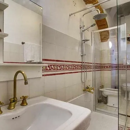 Two Bedrooms Near The Duomo Apartament