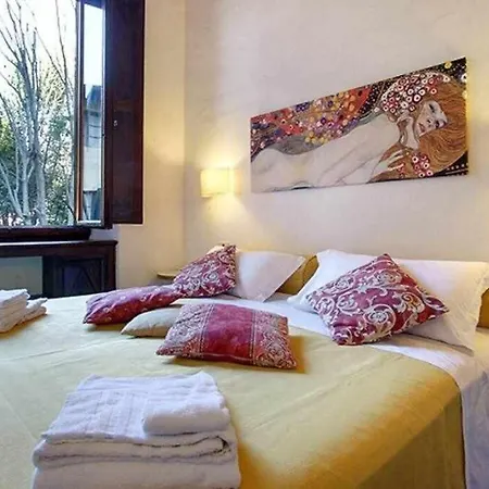Two Bedrooms Near The Duomo アパート *
