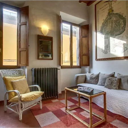 Two Bedrooms Near The Duomo アパート